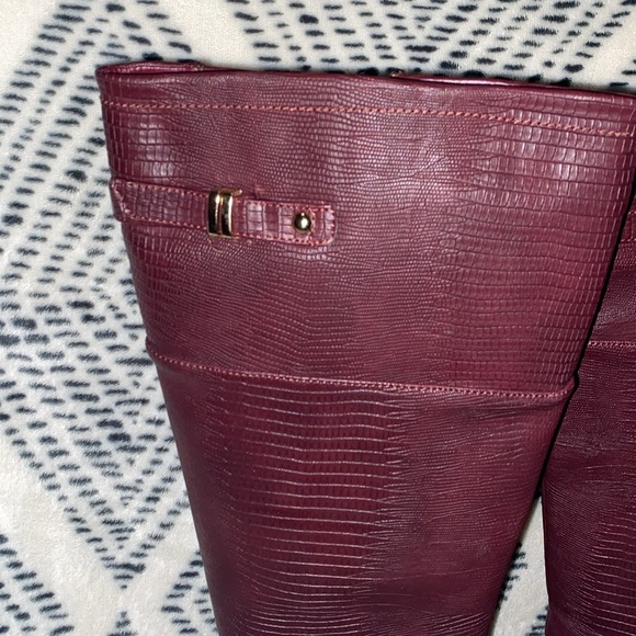 WANTED "SLITHER BURGUNDYLIZARD LONG BOOTS SIDE ZIPPER PADDED INSOLE SZ 9 - Picture 2 of 6